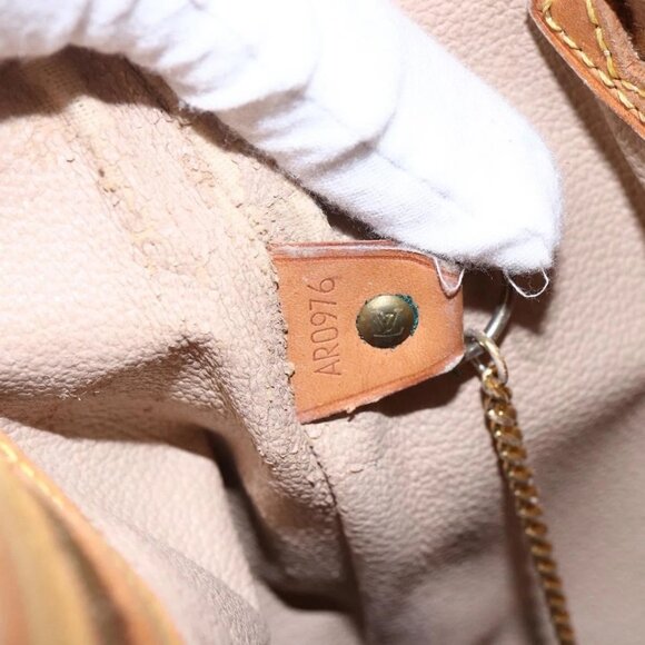 LOUIS VUITTON Monogram Bucket GM Shoulder Bag M42236 LV Auth 152768 - Picture 13 of 16